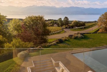 Villa d'exception neuve avec vue panoramique sur le lac