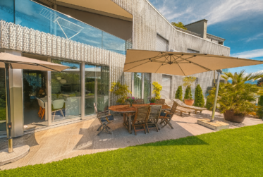 Magnifique rez-de-jardin contemporain, esprit villa avec terrasse 92 m² et jardin 175 m² plein sud